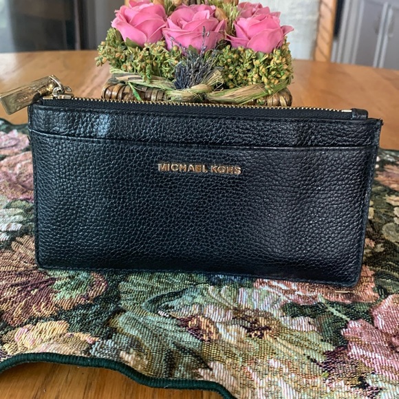 Micheal Kors Leather Wallet - Picture 1 of 8